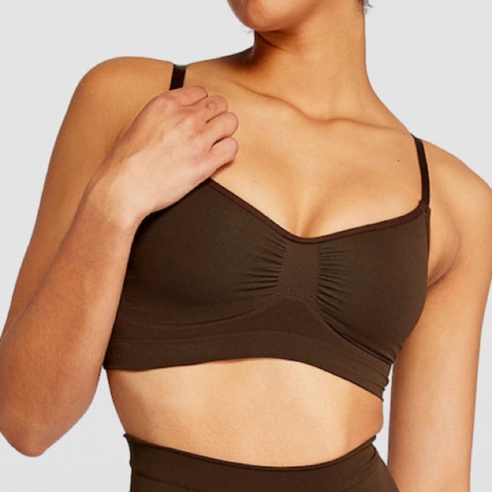 NWT Skims seamless sculpt bralette - cocoa xs